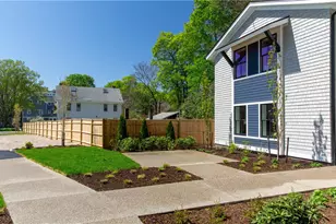 32 Exchange St, East Greenwich, RI 02818 - Photo 6