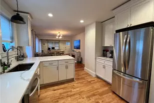 16 Apthorp Ave, Newport, RI 02840 - Photo 6