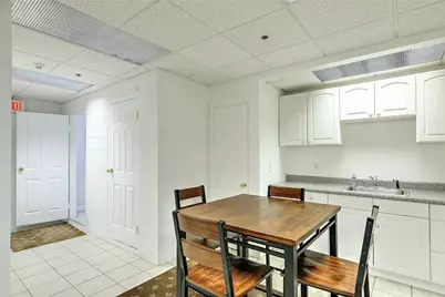 577 Warren Avenue, East Providence, RI 02914 - Photo 14