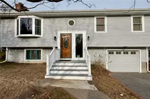 118 Kenyon Dr, Tiverton, RI 02878 - Photo 2