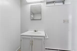 21 Webb St, Providence, RI 02908 - Photo 36