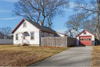 107 Wayne Street, Warwick, RI 02889 - Photo 2