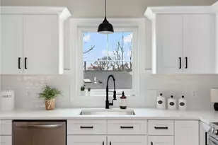 44 Oldham St, Warwick, RI 02886 - Photo 4