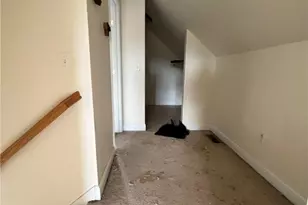 140 Lake View Rd, Cranston, RI 02920 - Photo 22