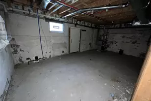 140 Lake View Rd, Cranston, RI 02920 - Photo 32