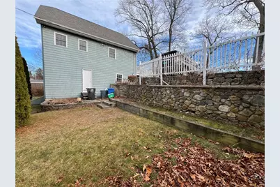 140 Lake View Road, Cranston, RI 02920 - Photo 8