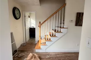 140 Lake View Rd, Cranston, RI 02920 - Photo 12