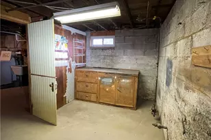 25 Elinora St, East Providence, RI 02915 - Photo 32