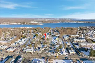 8 Harris Ave, Warren, RI 02885 - Photo 4