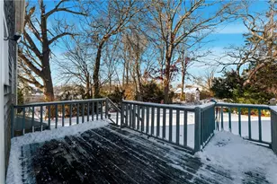 8 Harris Ave, Warren, RI 02885 - Photo 10