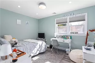 4 James St, Middletown, RI 02842 - Photo 8