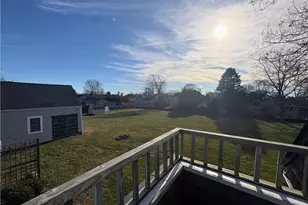 438 Wolcott Ave, Middletown, RI 02842 - Photo 14