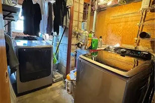 321 Budlong Rd, Cranston, RI 02920 - Photo 18