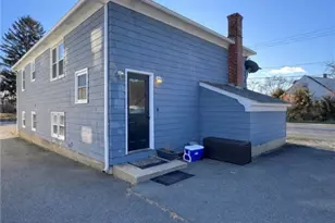 321 Budlong Rd, Cranston, RI 02920 - Photo 4