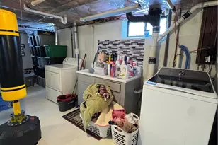 4 Dunbar St, Providence, RI 02909 - Photo 26