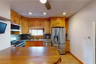 84 Boyce Ave, Pawtucket, RI 02861 - Photo 4