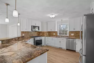 37 Holden St, Coventry, RI 02816 - Photo 6