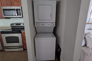 16 Dartmouth St, Newport, RI 02840 - Photo 8