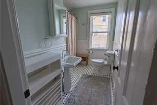 16 Dartmouth St, Newport, RI 02840 - Photo 10