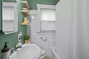 444 Niantic Ave, Providence, RI 02910 - Photo 16