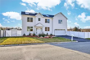 100 Priscilla Dr, Cranston, RI 02921 - Photo 2