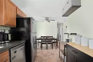 37 Washington St, North Providence, RI 02904 - Photo 12