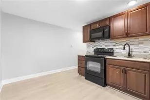 30 Victoria St, Providence, RI 02909 - Photo 2