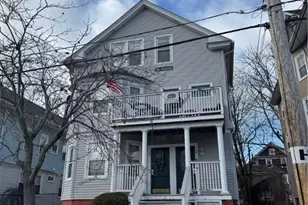 32 Tyndall Ave, Providence, RI 02908 - Photo 2