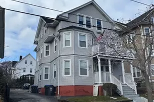 32 Tyndall Ave, Providence, RI 02908 - Photo 4