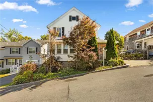 63 Lincoln Ave, Cranston, RI 02920 - Photo 2