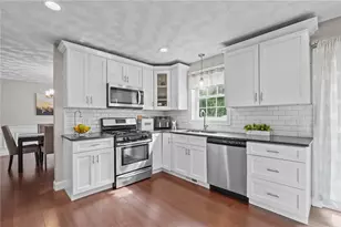 105 Amy Dr, Cranston, RI 02921 - Photo 10