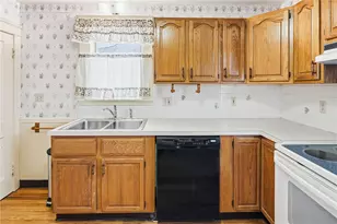 124 Ferris Ave, East Providence, RI 02916 - Photo 8