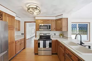 8 Meadow Ln, Coventry, RI 02816 - Photo 10