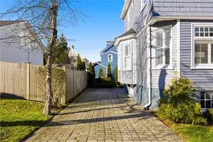 15 Vaughan Ave, Newport, RI 02840 - Photo 4