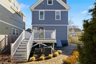 15 Vaughan Ave, Newport, RI 02840 - Photo 6