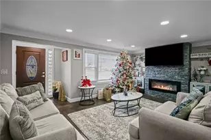 366 Woodbine St, Cranston, RI 02910 - Photo 8