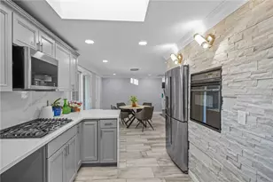 366 Woodbine St, Cranston, RI 02910 - Photo 16