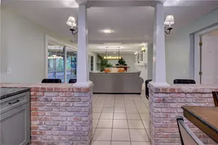 181 Heritage Dr, Warwick, RI 02818 - Photo 4