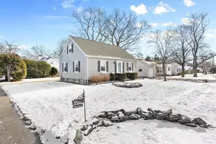 1 Kenton Ave, East Providence, RI 02916 - Photo 2