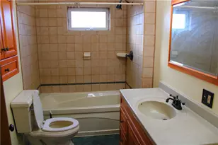 28 Elizabeth St, Pawtucket, RI 02861 - Photo 10