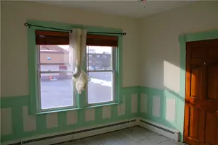 28 Elizabeth St, Pawtucket, RI 02861 - Photo 14