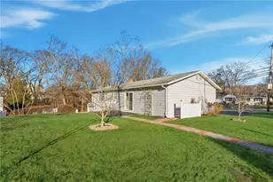 45 Diamond Hill Rd, Warwick, RI 02886 - Photo 8