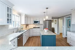 79 Peckham Ln, Middletown, RI 02842 - Photo 18