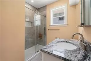 148 Evergreen St, Providence, RI 02906 - Photo 8