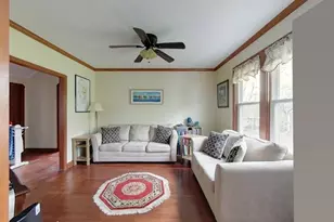 21 Calvert St, Newport, RI 02840 - Photo 2