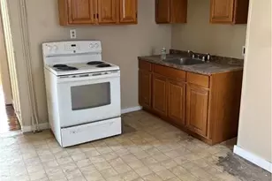 40 Roberts St, West Warwick, RI 02893 - Photo 6