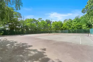 752 Quaker Ln, Warwick, RI 02818 - Photo 18