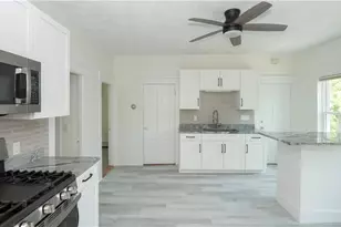 7 Howe St, Bristol, RI 02809 - Photo 16