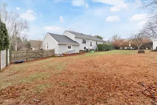 18 Randall Ln, Portsmouth, RI 02871 - Photo 6