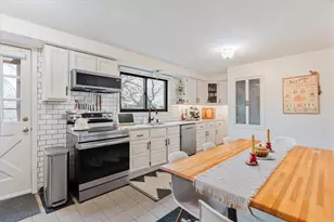 18 Randall Ln, Portsmouth, RI 02871 - Photo 10